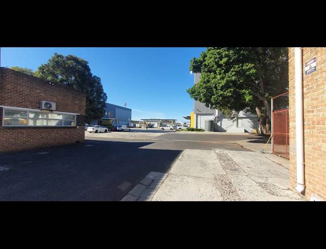 732M² WAREHOUSE TO LET IN AIRPORT INDUSTRIA